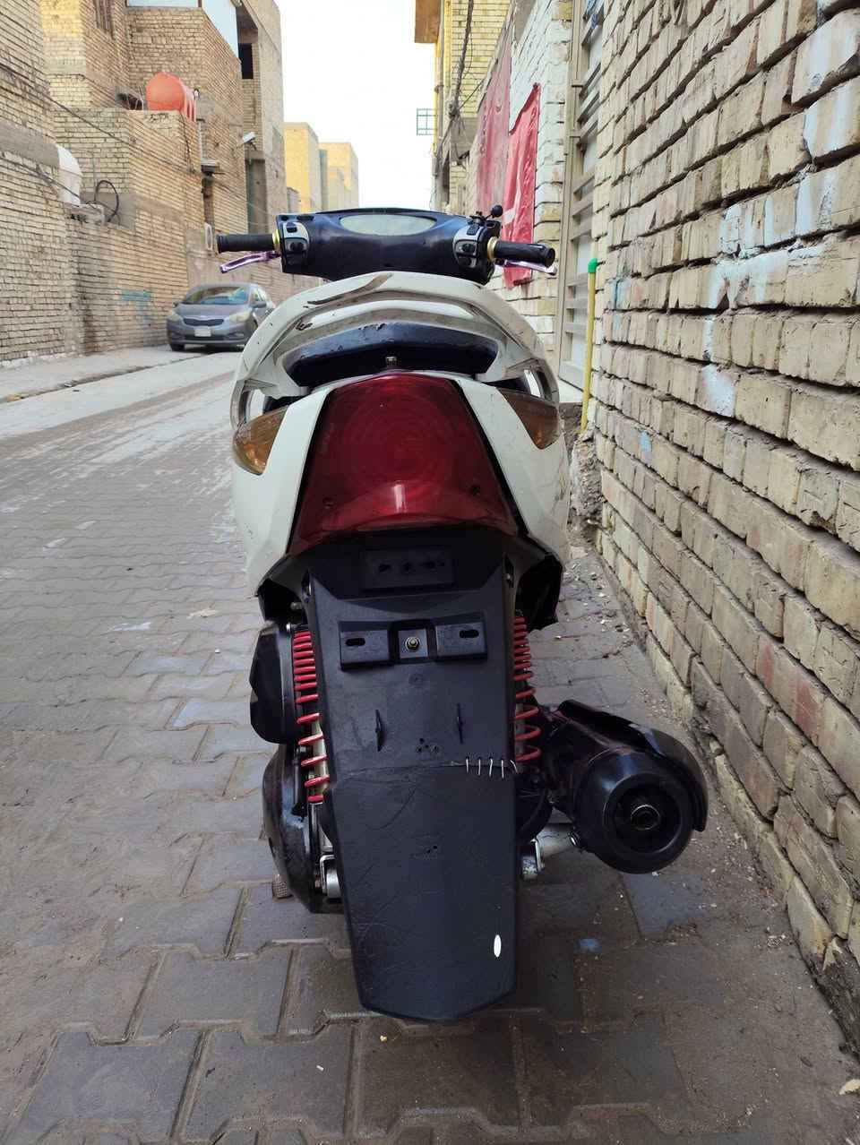 سلام عليكم 
اخوان ماكس ثعلب 140
مكينتها خرسة و مكفولة من التنقيص و التبخير و النضوح
رزانة و شلعة و معدل
محركها مفتوح ع ايدي و دهن MPM داخل محركها اذا مو فافون مرجوع

دراجة گشرها لا بأس بي 
كهربائها شغالة كلوبات ليد اشاير دبل اشارة بك لايت كلشي شغال
للتواصل ***********
