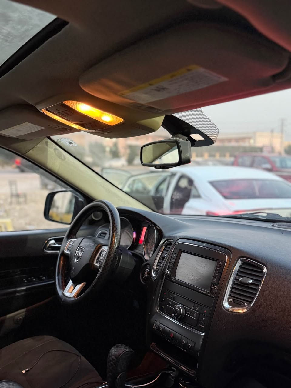 السلام عليكم 
دورنكو 2012 ارتي خليجي فول مواصفات 
عليه منظومه غاز ايطالي انسه صرف والادوانز
سياره بيه مكينه جديدة 
رقم اربيل دولي تحويل مباشر 
سياره بدووون ايرباك 
صار بيه شخط بابتين صفحه صدر 
نصبغن وشويه من جاملغ خلفي 
وخشم بنيد نصبغ بدون تبديل 
قطعتين ونص صبغ يعني 
بدون دواخل لغود شواصي مكفولات
فتحه 
بصمه
تشغيل عن بعد 
شاشه جبيره وكامره خلفيه وحساسات خلفيه 
7 راكب 
كشنات الاماميه كهرباء وخزن ميموري
مري قلاب ع بك 
جنطه كهرباء 
اطفاء ذاتي 
تجاوي خلفيه كهرباء 
وباقي مواصفات معروفه 
عليه منظومه زنون عالي ناصي 
كير ومكينه مكفولات 
صدر امامي خلفي جديد مبدله 
ويل 20 وتخم تاير جديد 
سياره جاهزه مابيه مصرف 
مكانه بغداد تقاطع درويش 
***********
السعر 158 وبيها مجال بسيط بغداد, العراق
