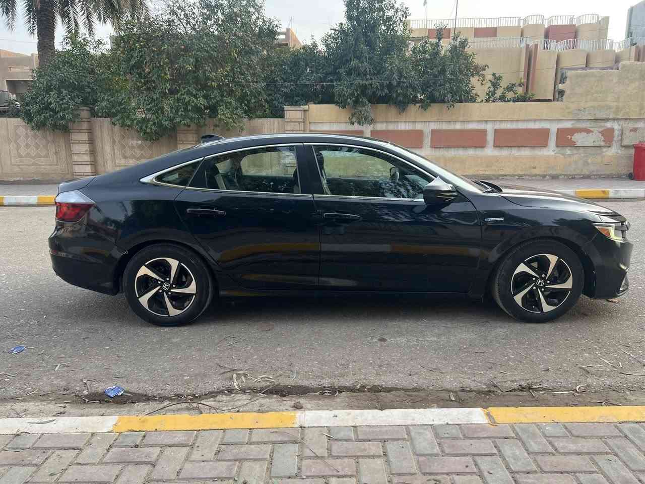 ‏السلام عليكم
‏للبيع هوندا انسايت موديل 2022 بي صبغ جاملغ + بنيد وبيها رش ثلاث قطع رش فقط بدون دواخل محرك هايبرد و بنزين 
‏كير اوتو جام اوتو تخم تاير صدر شرط 
‏تبريد تدفئة + رادار جانبي رادار امامي كل شرط السيارة حلوة وناعمة وجديدة جاهزة من كل شيء السونار مرفق مع المنشور 
‏رقم صلاح الدين الدولي الجديد هزة جديدة يعني شرط تحويل 
‏السعر 138 بيها مجال للشرا ي
‏الاستفسار على الرقم ***********
