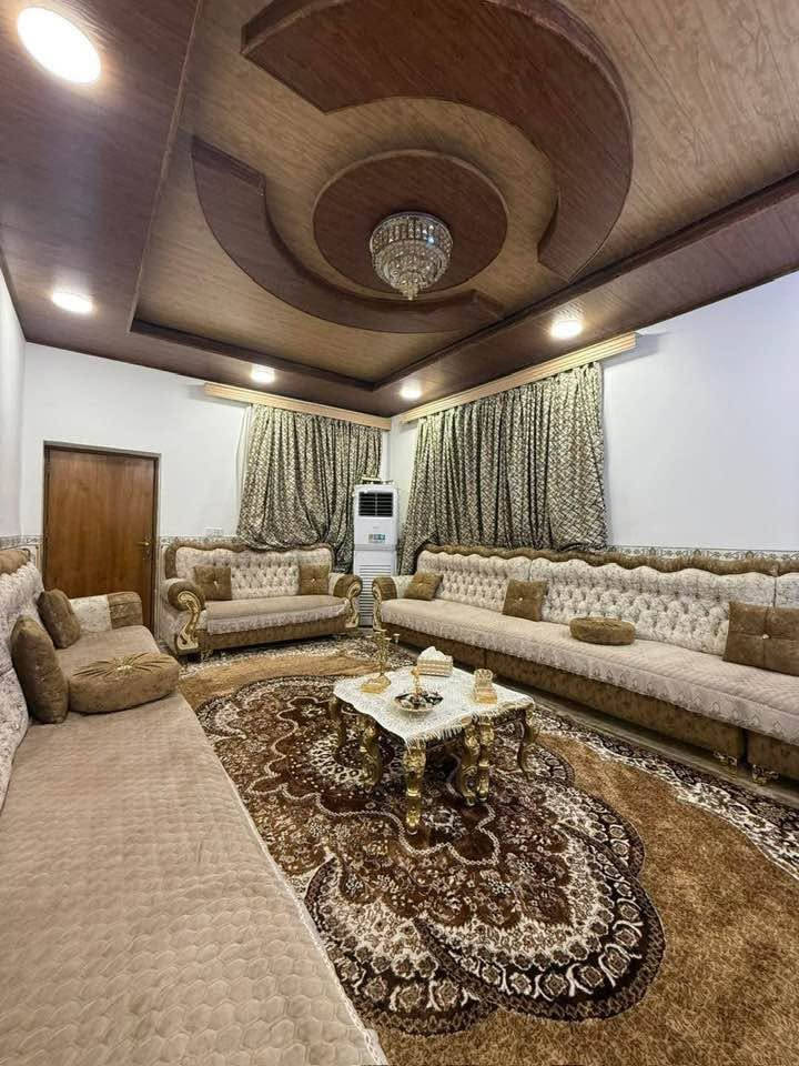 #دار_سكن_للبيع_داخل_مجمع_ارض_بابل_الطابق_الواحد 

الدار حر غير مطلوب مداور مباشر بأسم المشتري 

دار سكن طابو صرف مساحه 260 متر طابق واحد 

بناء حديث غرفتين نوم هول مطبخ استقبال مجمعات صحيه 

كراج سياره حديقه مناور داير البيت شوارع أرصفه أناره شبكة مجاري 

مياه امطار _ منظومه أمنيه (سكيورتي) _ بوابة دخول وحده 

مدارس _____________________

كل هذا وين مجمع ارض بابل السكني 

الكائن ابو غرق حي الحسين 

الأستفسار الأتصال 
***********

‭***********‬

#الدار_المعموره_للعقار 
الواقع ابو غرق حي الحسين بدايه شارع البنزين خانه 

ملاحظة// من لديه عقار ويرغب بالبيع مراسلت الصفحة او الاتصال ولدينا عروض تناسب الجميع
