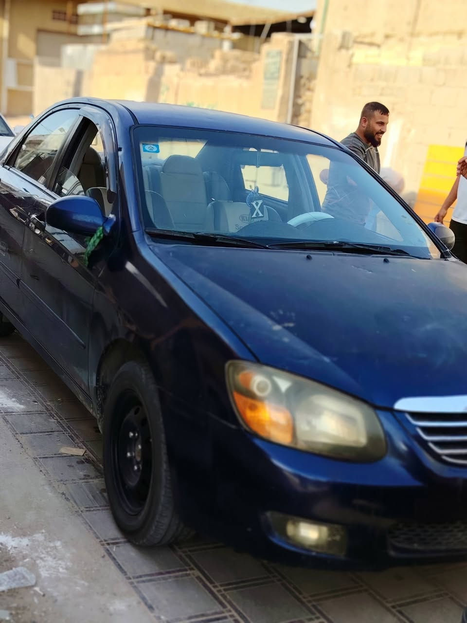 سلام عليكم للبيع سبكترا موديل 2007 سياره كفاله عده الجاملغ مبدل ومصبوغ وبنيده الكصه مصبوغ عده هاي كفاله وبيه جراد بل قماره والتكم كير مكينه  جديد تبريد  ثلج سياره معروضه ب82 وبيه مجال إستفسار *********** فقط إتصال مكاني كربلاء العطيشي

