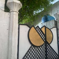 بيت في نواب الضباط يحتوي على 4غرف 5 حمامات ومحل وبي طابقين الطابق الفو...