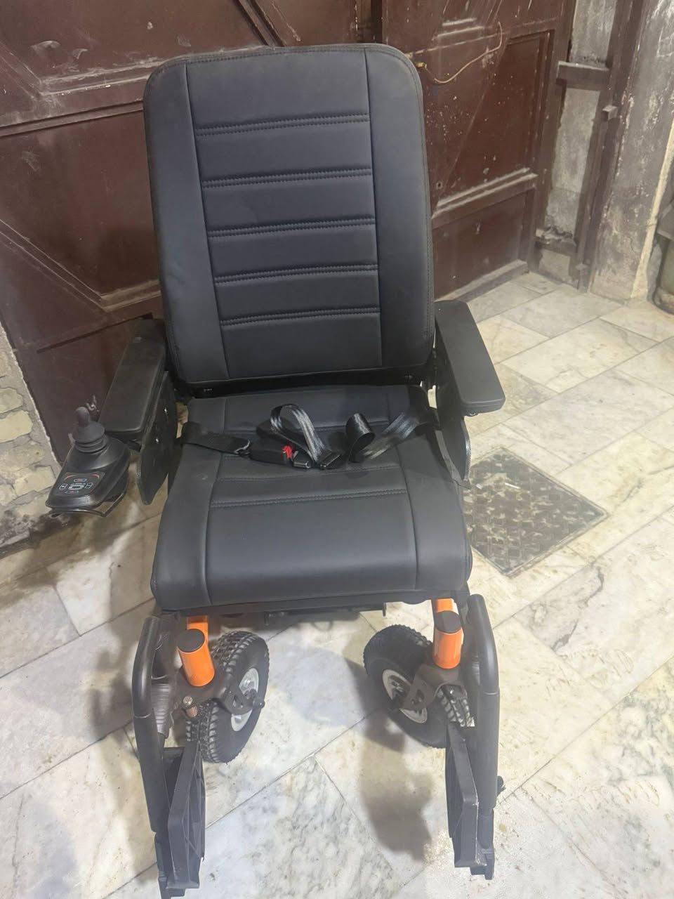 للبيع جديده غير مستخدمه نهائيا بغداد الامين السعر غير قابل للنقاش ٤٠٠ الف ***********
