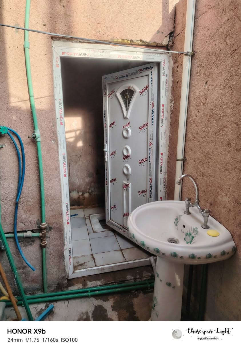 يا الله  السلام عليكم ورحمة الله ♥
 البيت للبيع مساحه 85متر 
غرفه وصاله ومطبخ وتخاريج
اساس صب بناء بلوك سكف عكاده 
زراعي مشمول بل طابو  قريب عن شارع العام 
30متر عن شارع العام عنوان نق مسان شارع الزوار قرب متنزه جنات الكوفه عامود 36 الاستفسار اكثر ***********
