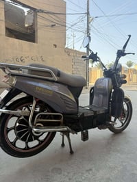 دراجه شحن حيل نضيفه بطاريات بحاله جيده رايدهه 400 وبيه مجال بسيط 07861...