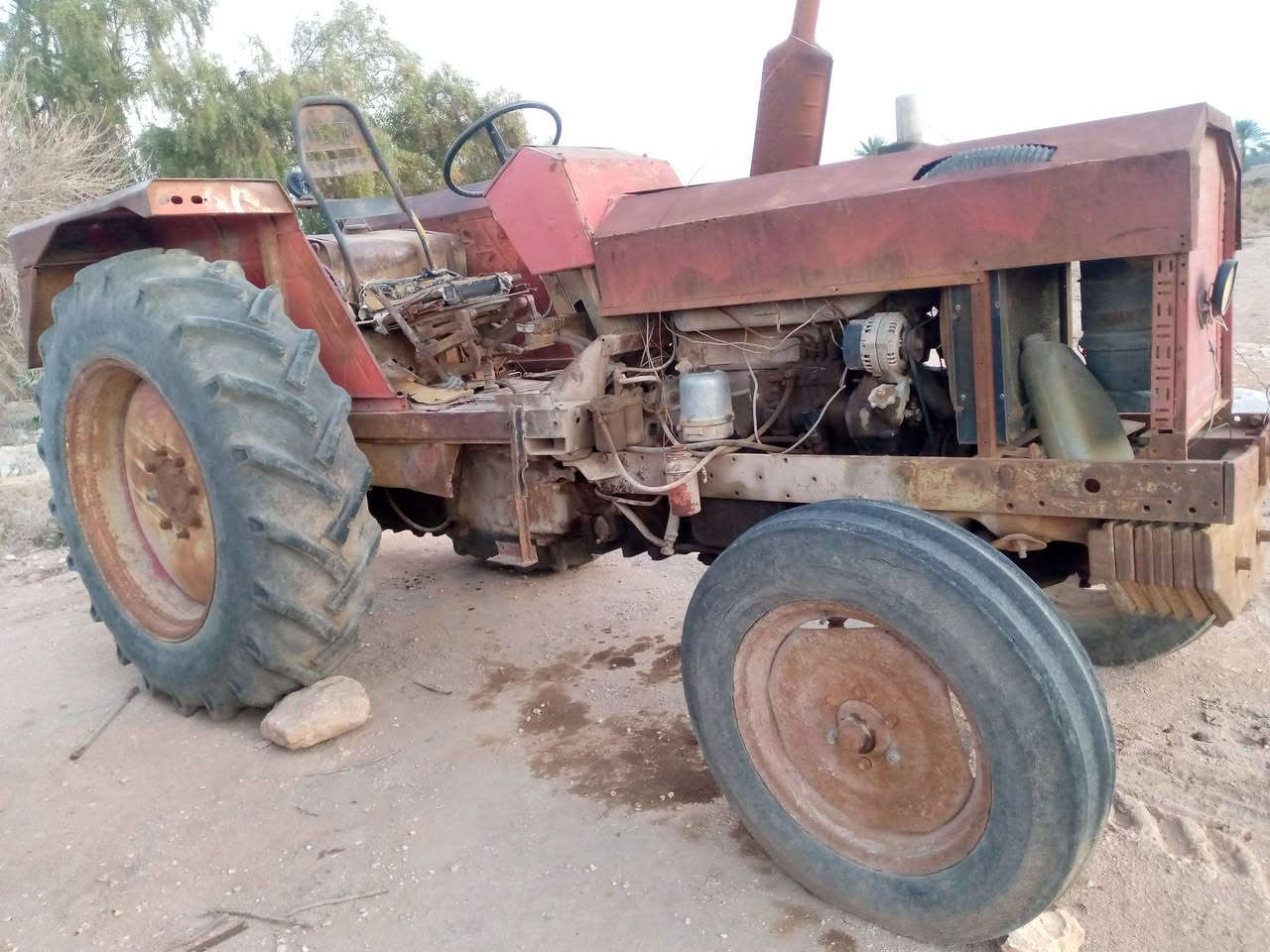 سلام عليكم للبيع عنتر 80 
كير ومحرك واكسل وهيدروليك  مكفولات تشغيل سلف  
للاتصال والاستفسار أكثر *********** بي واتساب
