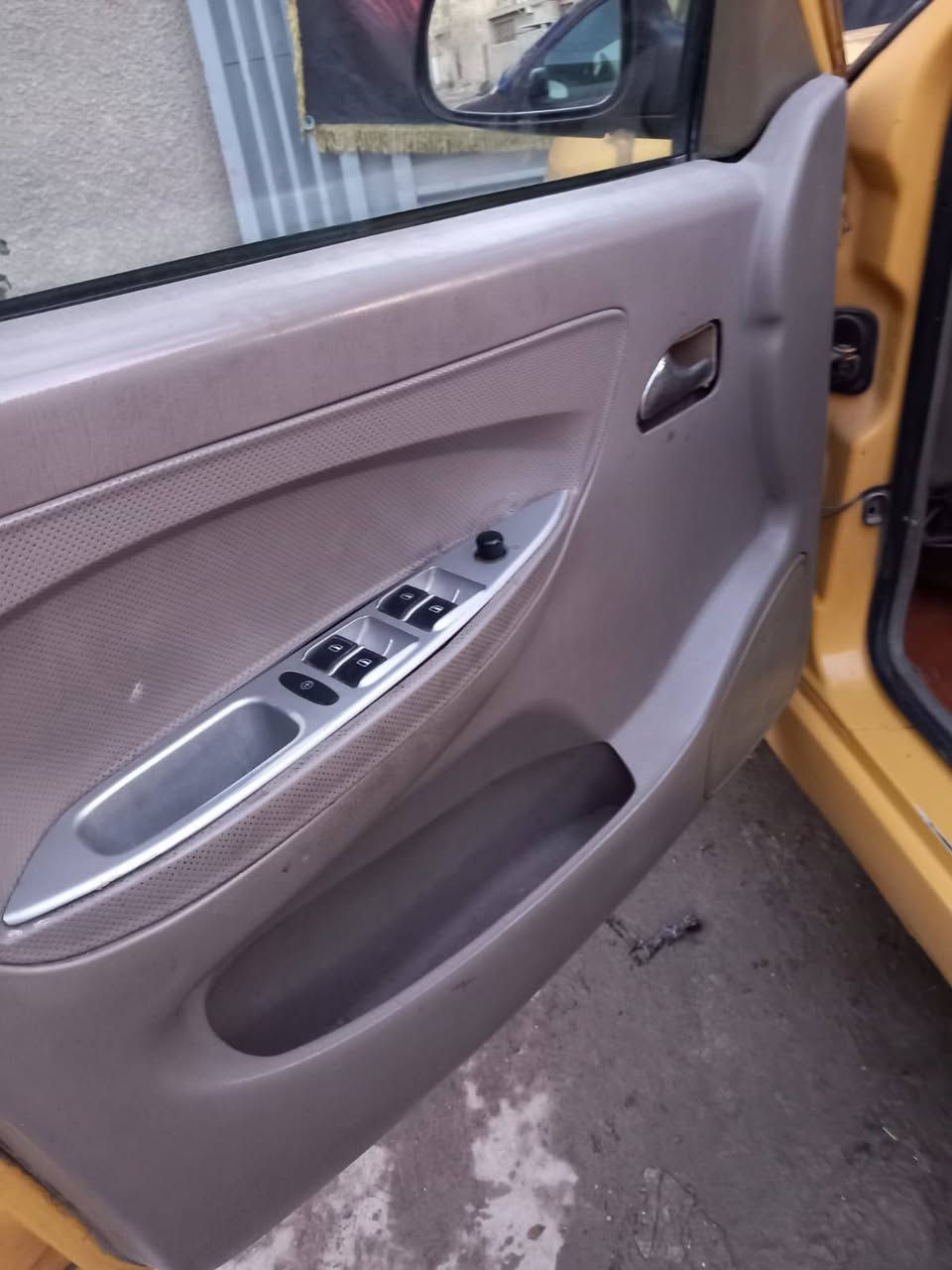 سلام عليكم شيري للبيع محرك وكير بيكاتشو ١٨٠٠ استوني شاده كير اوتماتيك مشط جديد باور ستيرن جديد سنتر لوك شغال تحكم مري شغال شاشه سياره على لبلاد مكفوله غير بس ملكطه خياسات سنويه لل٣٠ مصفره هيئه وغرامات شرط التحويل سعر ٣٢ مكاني بغداد المشتل للتصال ***********
