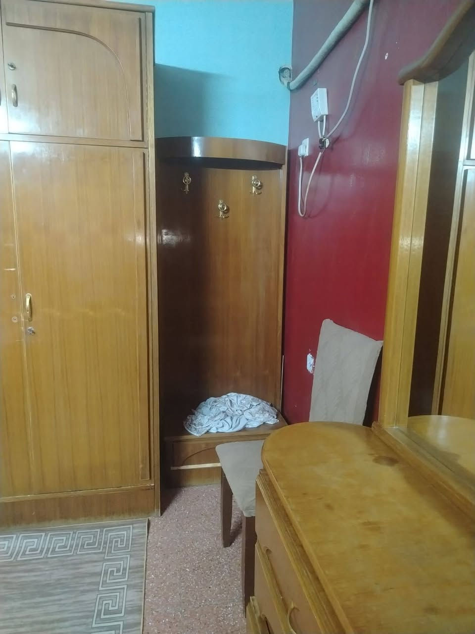 غرفتين اخشاب وحده تركيا وحده عاديه + كاويه للبيع العنوان بغداد الدوره بسعر مناسب للتواصل  *********** فقط وتساب
