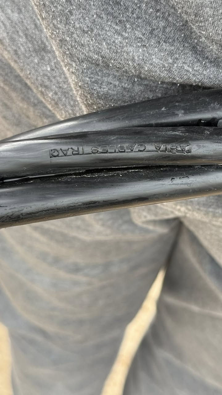 السلام عليكم 
ضفيره للبيع جديدة غير مستعمل 3*120 + 70 +16 
360 مــتــر 
للاستفسار: ***********
