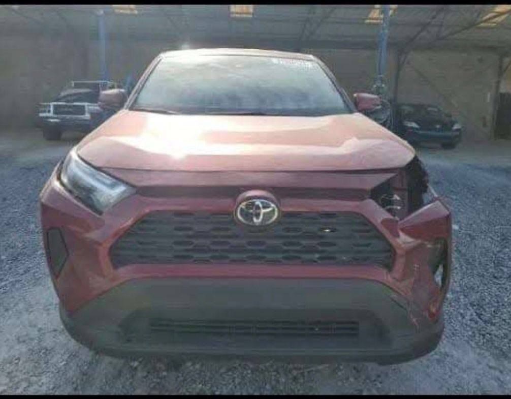 RAV4 2023 LE
ماشيه 100الف كيلو 
ضرر موضح بلصورة جنطه باب تبديل وكلير جاملغ سايق
السيارة سويج مواصفات le معروفة 
رقم بغداد السعر المطلوب 210  للاستفسار ***********
 مراوس حسب
