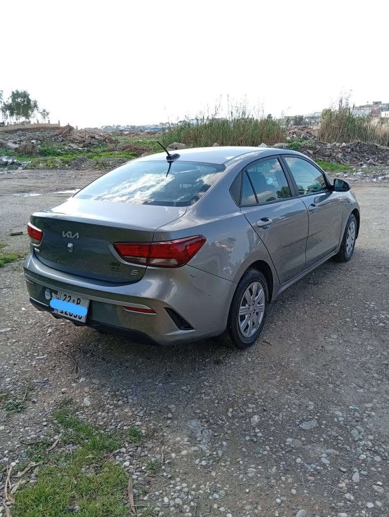 كيا ريو شكل جديد 2022
سيارة قوي سريع رزن بالشارع
واقتصادي من ناحية البنزين
محرك 16 دوش فول اقتصادي
تنفس طبيعي ومحرك قوي
مواصفات شاشة كبيرة كاميرة دوارة نظام ثلاثة قيادة تحكم استيرن وبها فول حساسات
سيارة حادثت بسيط بس بونيد
وايرباك استيرن فقط وبها مكانين 
بارد كلش قليل واصغار 
سنوية باسمي مال بيت مو مال معارض تريد باجر أحول باسمك
مكان سيارة كركوك
سعرها 129 ورقة 
اي استفسار على هذا الرقم
( *********** ) كركوك, العراق
