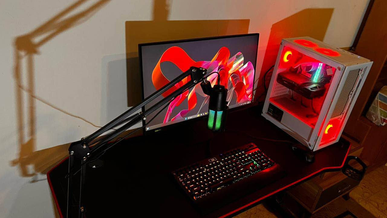 البيسي:
 RTX 4060 Ti
  i7 12700
 64GB RAM 
 1TB NVMe 
liquid cooling تبريد مائي

الملحقات:
 شاشة MSI 27
 مايك
 كيبورد
 ماوس
وUPS
 كرسي قيمنك
 ميز قيمنك

الجهاز حالة ممتازة جدًا، استعمال قليل كلش، والكراتين موجودة.

السعر: 2,150,000 دينار مع كامل الملحقات البصرة, العراق


**إذا كنت صاحب هذا الإعلان وتريد حذفه لأي سبب، رجاءا أرسل رسالة إلى الدعم الفني**