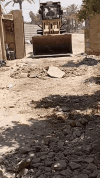 سلام عليكم شغل للبيع موديل 2011 محرك ازوزة أربعة سلندر كير بلادي تأيرات جدية رقم ذيقار سعر 150 وبي مجال للشرائي ***********
