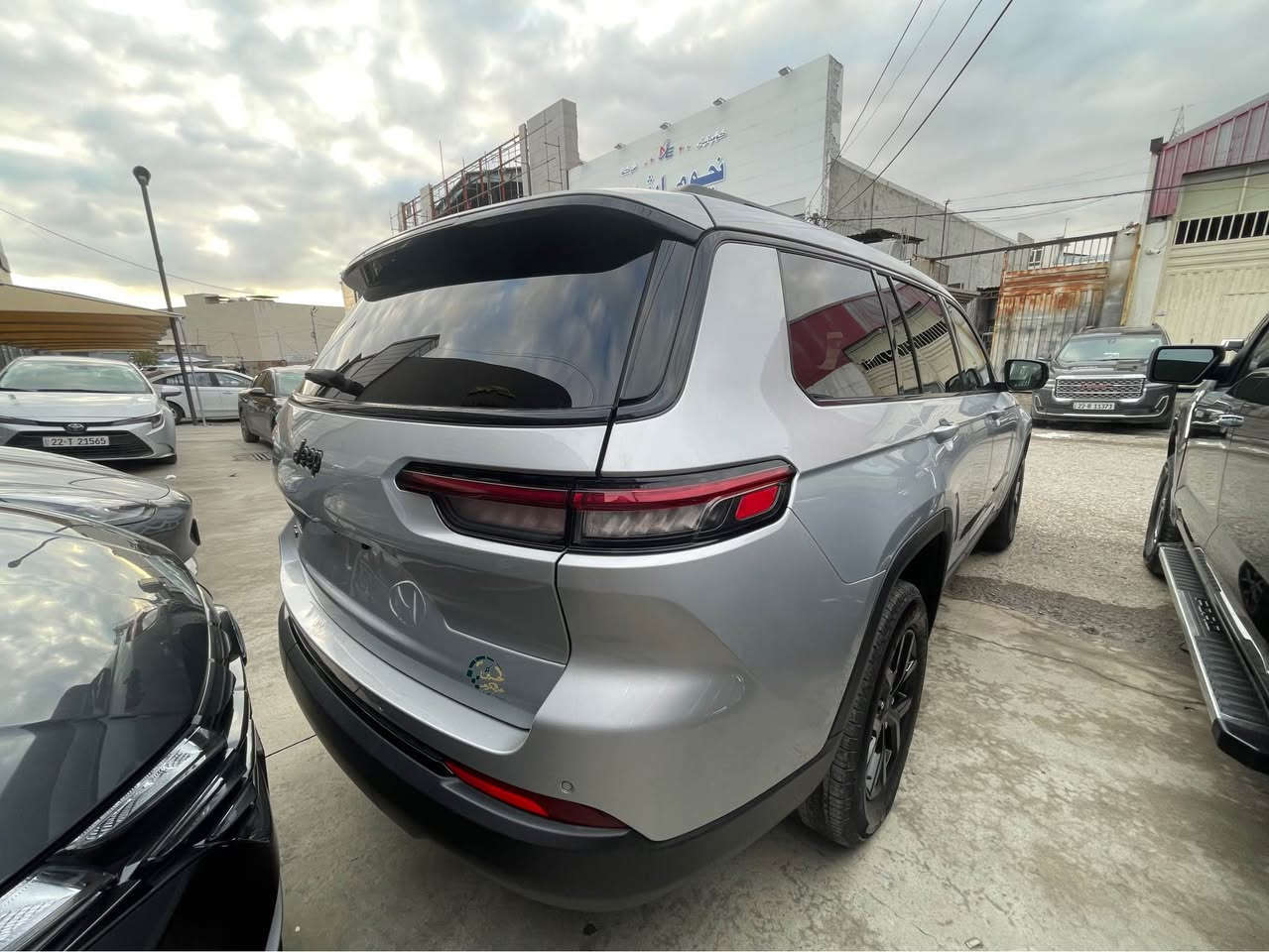 فول مواصفات عدا فتحه بلاك ادشن 24 بابين فقط صبغ بدون قطره دواخل ماشيه 40 كاتي تترقم شمالي فقط مكانها اربيل 
*********** أربيل, العراق
