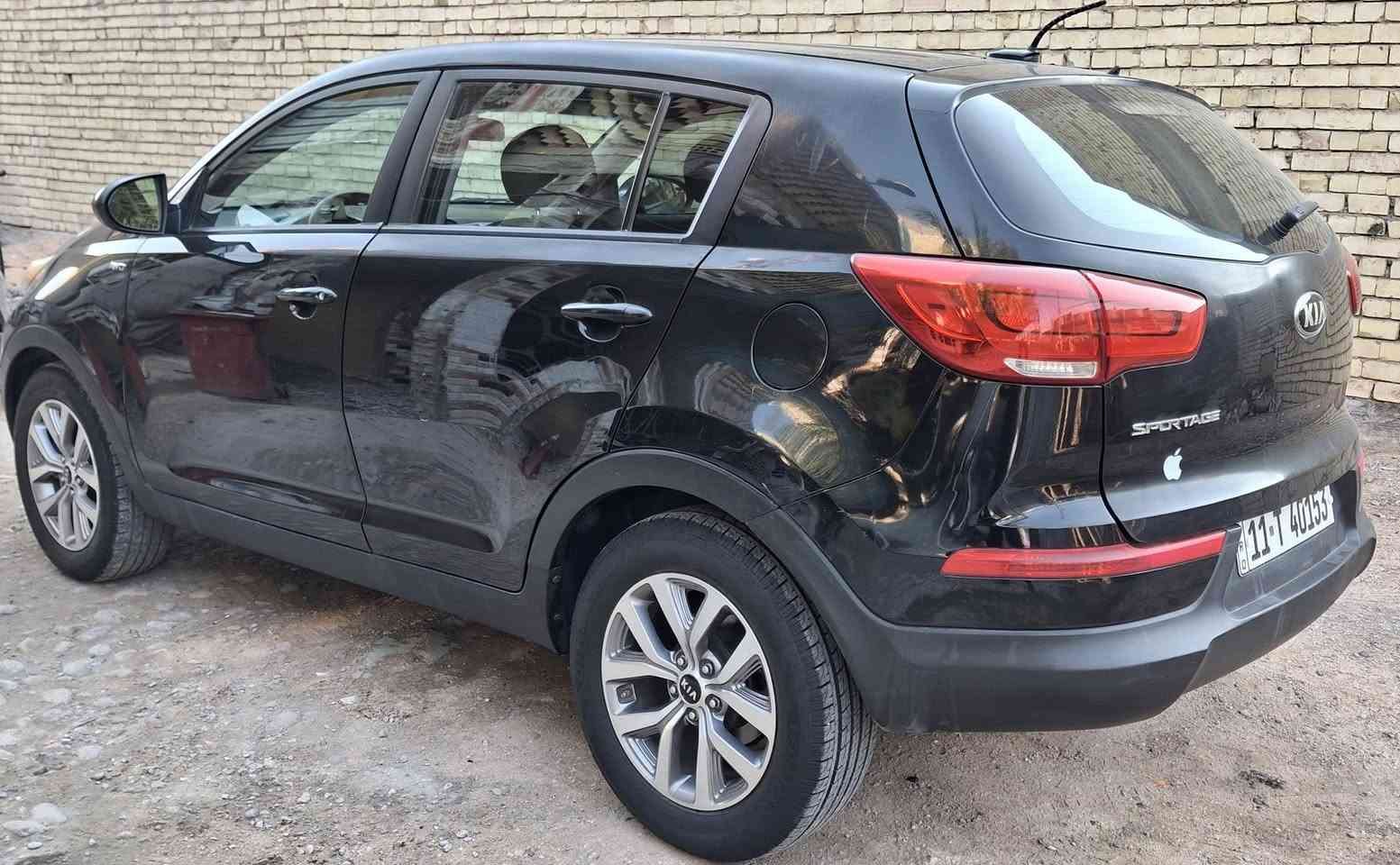 السلام عليكم 
سياره سبورتج
وارد امريكي 
موديل 2016 
الحادث بنيد مبدل والجاملق مصبوغ فقط 
ماشيه 85 
رقم بغداد دولي  
السياره بسمي 
عارضه 137 $ وبيه مجال 
رقم الهاتف ***********
العنوان بغداد وغير متواجد على الفيس
