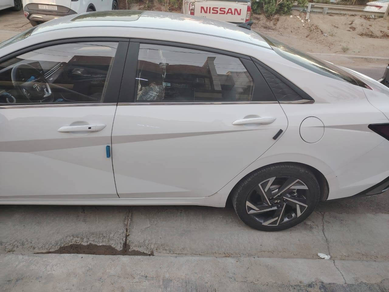 النترا تجميع الصين موديل ٢٥ سيارهs ماشيه ٣٨ لا صبغ بارد بيه طخه بين الباب والجاملغ بسيطه سياره باسمي حصرا تحويل مدوشمه كامله مكمله
سعر ١٤٢ وبيه مجال كلش قليل 
مكاني بغداد الشراي يتصل
***********
النترا تجميع الصين موديل ٢٥ سياره ماشيه ٣٨ لا صبغ بارد بيه طخه بين الباب والجاملغ بسيطه سياره باسمي حصرا تحويل مدوشمه كامله مكمله

