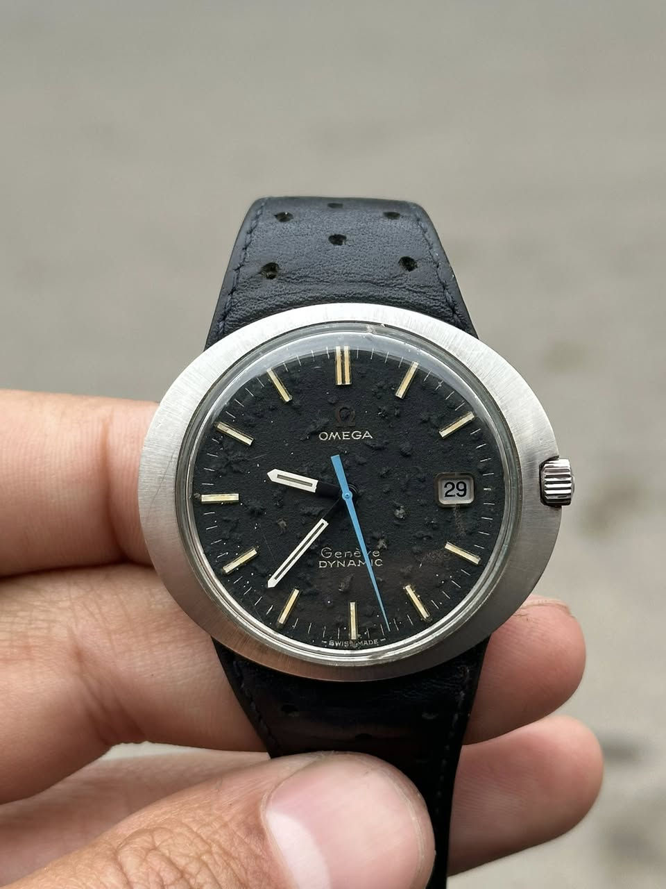 السلام عليكم نوادر الامكا الداينمك نصب تكويك وليس اوتو يعني نواد
قطر ٤١ 
الساعة اصلية بل كامل جامة وبك وسير ودكمة توقيت مضبوط. 
الساعة نضيفة جدا   السير يوجد بي اثر استخدام 
    

السعر ٤٢٠$ 
***********
