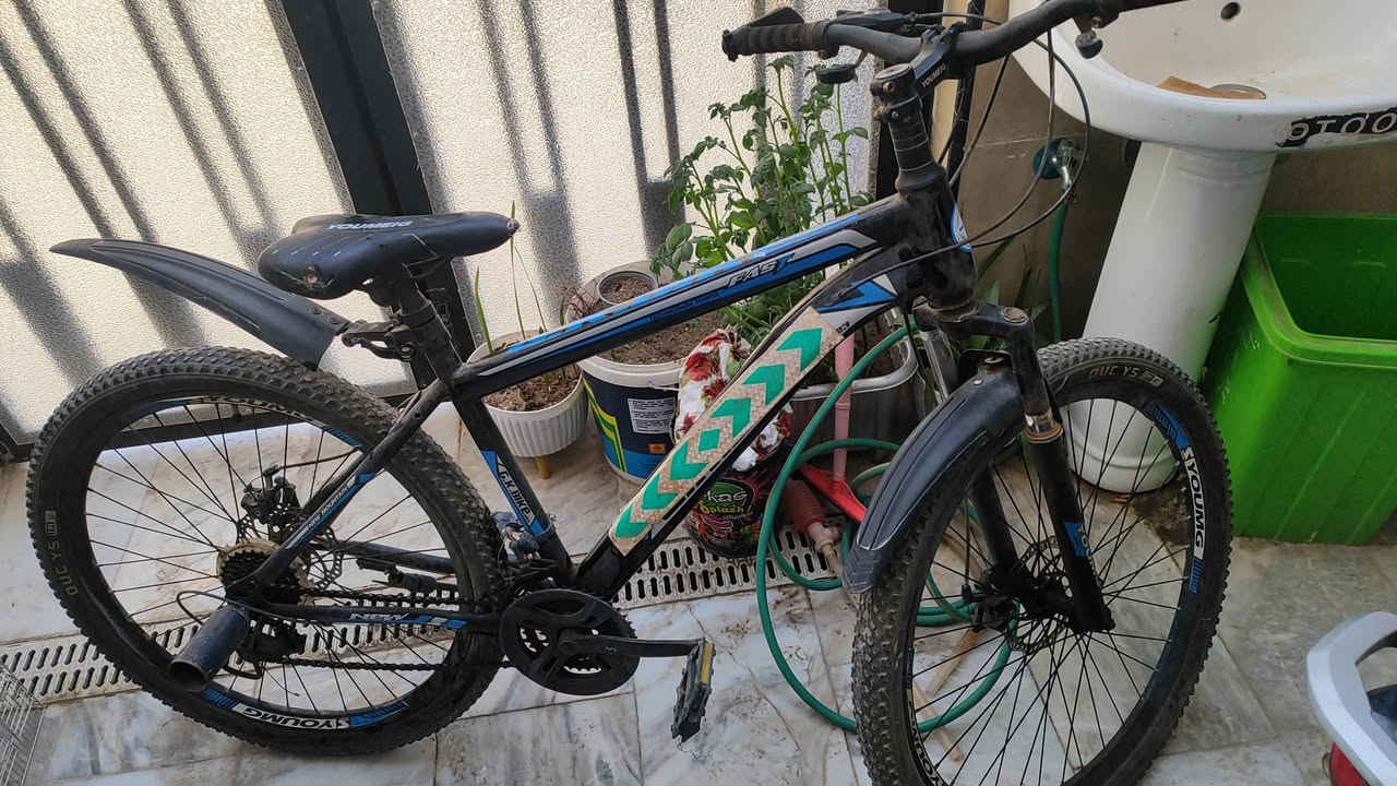 سلام عليكم بايسكل للبيع جبلي جديد 
ب 50 الف 
حجم 26 
مكاني بغداد بل شعب


**إذا كنت صاحب هذا الإعلان وتريد حذفه لأي سبب، رجاءا أرسل رسالة إلى الدعم الفني**