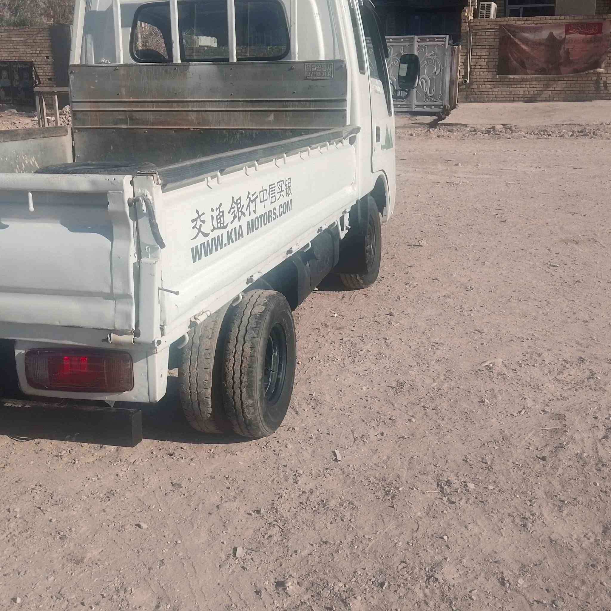 سلام عليكم فنتيرة موديل 98 كير ومكينة وأكسن خير من الله سيارة معمرة السعر 47 وبيهة مجال العنوان بغداد الرقم ***********
