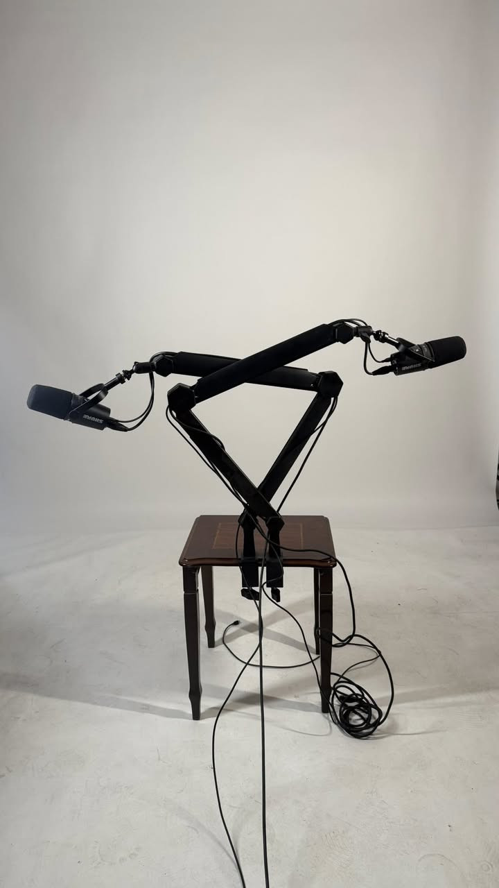 للبيع معدات صوت بودكاست
مايك احترافي Shure عدد 2 الغني عن التعريف 
مع ذراعين تثبيت (Boom Arm)
مايك احترافي للصوت النظيف والواضح، مناسب للبودكاست، اليوتيوب، التسجيل الصوتي، والبث المباشر
سعر الزوج 850 الف
————————-
جهاز تسجيل صوت احترافي Zoom H8 Handy Recorder
ريكوردر احترافي متعدد المسارات، مثالي للبودكاست، التصوير، التسجيل الخارجي، والمقابلات
سعر 800 الف

(( معدات جديدة جداً استخدام شخصي مرة واحدة فقط ))
للتواصل واتساب 
***********
