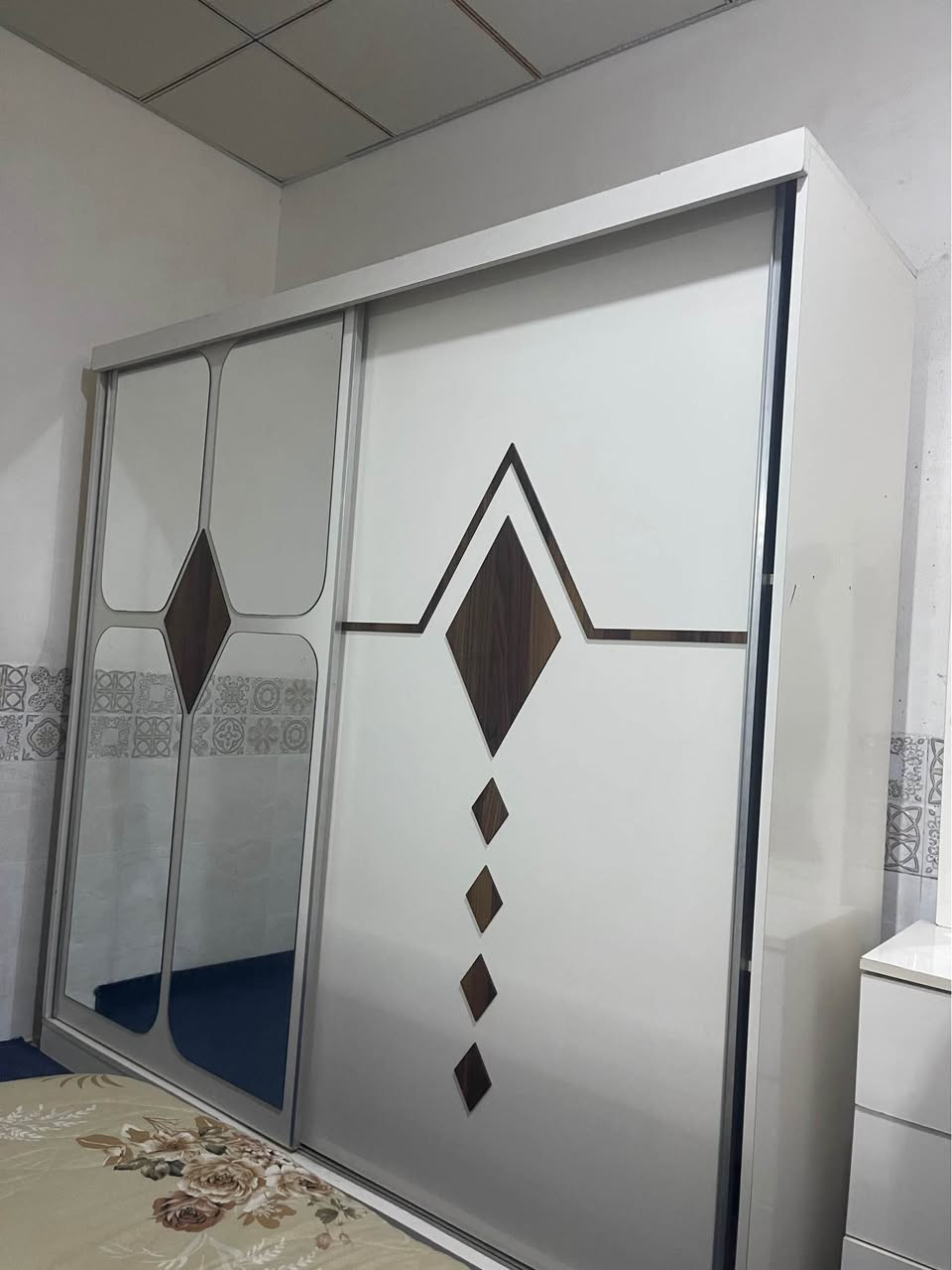 تاخم نۆم بۆ فرۆشتن لە هەولێرم لە شاوێس
داوای ١٥٠ هەزارو مامەڵەی لێ دەکەم ٥ پارچەیەو دۆشەکیشی لەگەڵە أربيل, العراق


**إذا كنت صاحب هذا الإعلان وتريد حذفه لأي سبب، رجاءا أرسل رسالة إلى الدعم الفني**