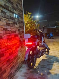 دراجه كهربايه جديده ماصارله شهرين من منزله سعره ٤٠٠ بيهي مجال راسلنه و...