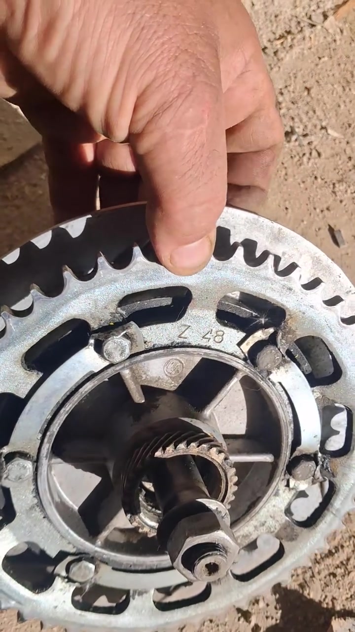 سلام عليكم للبيع طبلة بريك السعر ٣٠  وصينيه زنجيل السعر ٥٠  مال ويل كب قنبورة  مكاني فلوجة هاتف ***********يوجد توصيل جميع محافظات من رخصت مدير الكروب المحترم
