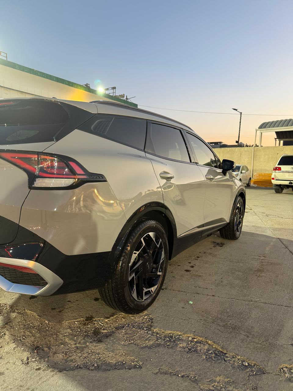 كيا سبورتج برستيج 2024
KIA SPORTAGE SX PRESTIGE
 فول مواصفات 1/1  لون اسمنتي بدون رقم حجم L  
 
وارد امريكي : مكفوله من الضربه والصبغ تقرير غرق مبدل سستم كامل وراجعه بلاد    

مواصفاتها :-السيارة ماشية 12 الف
1. محرك 2500 
2. كير 8 نمر 
4. بانوراما
5. بصمة : تشغيل عن بعد  
6. صندوث كهرباء
7. شاشة كبيرة على طول  الدشبول تدعم  ابل كاربلاي واندرويد اوتو وفول تحكمات
8. كيجات الكترونية متغيرة حسب الوضعيات
9. انظمة القيادة : سبورت - سمارت - نورمال
10. كشنات كهرباء فول 
11. كراسي كهرباء فول تحكم مع كشن امامي متحرك عند النزول اوتماتيك
12. اضواء ترحيب عند الاقتراب مع ترحيب داخلي عند الصعود او المغادرة
13. شحن وايرليس
14. منافذ تايب سي عدد 3 مع 2 في الكشنات ومنفذ يو اس بي ومنفذ جداحة
15. هاند بريك بصمة
16. اوتو هولد
17. كاميرات 360 مع بالاشارات الجانبية مع وضعيات مختلفة للكاميرات
18. فول رادارات امامية وخلفية وجانبية . نقطة عمياء وحساسات امامية خلفية 
19. تحديد مسار ذكي
20. قيادة ألية ذكية
21. نقطة عمياء
22. كروز سرعة
23. تدفئة كشنات 
24. سستم صوت هارمن 
26. خزن كشن سائق ميموري وضعيتان
27. ويل كب حجم 19 وحساس اطار ،        
28. اشاير بالمري
29. تشغيل عن بعد
30. شاشة لمس متغيرة لتحكم الميديا او لتبريد
31. ستيرن فول تحكمات
32. السيارة 2 ويل يعني المرغوب بل سوك 
33. اللوان متغير للدشبول و ابواب السيارة

السعر 215
للاستفسار الاتصال على الارقام 
***********
***********

مكان السيارة في محافظة البصرة
