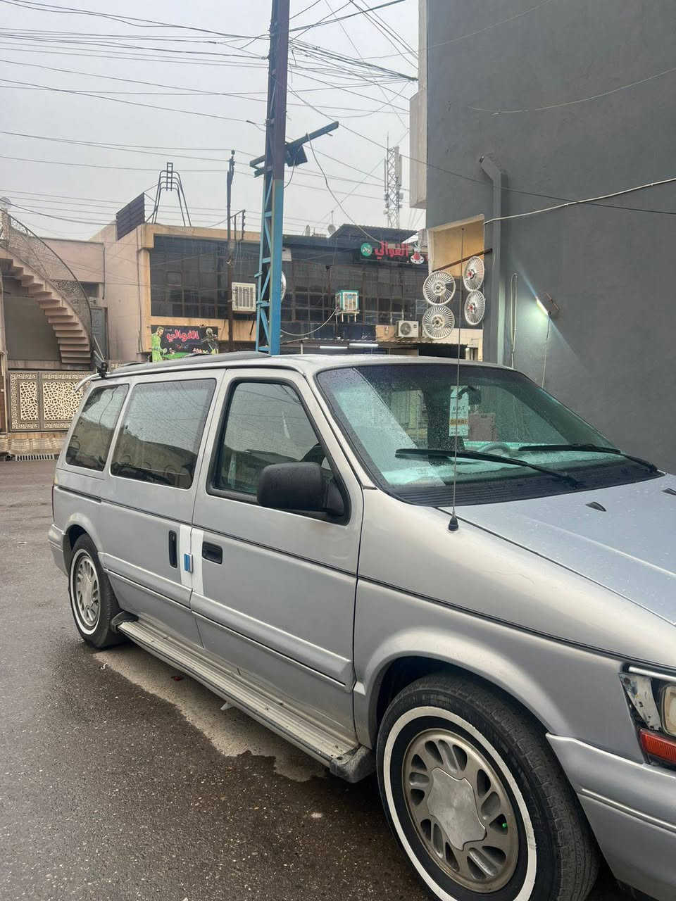 للبيع دوج كلايزر 1995 كير مكينه جديد حداديه جديده مشط ستيرن معمر جديد بس بور عاطل صبغ عام جماليه رقم هزه جديد كابون بانزين بيها سياره نضيفه وكامله مال بيت سعر خاص ***********
