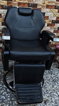 كرسي حلاقة • شبح • نظيف