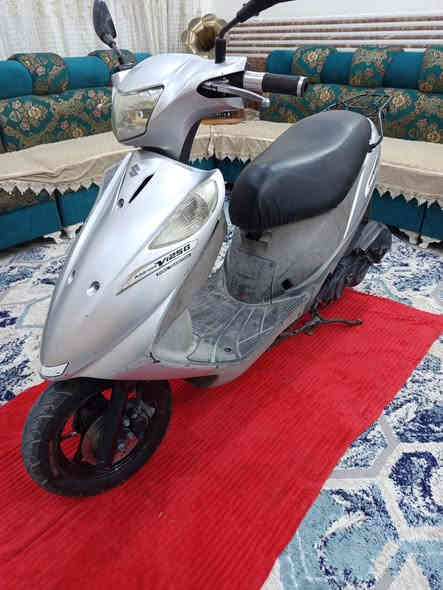 ادرس ياباني اصلي موديل 2013 دراجه جديده ماشيه 23 كامله كهربايات كلهه شغاله سعر 500 الف العنوان بغداد دوره ***********
