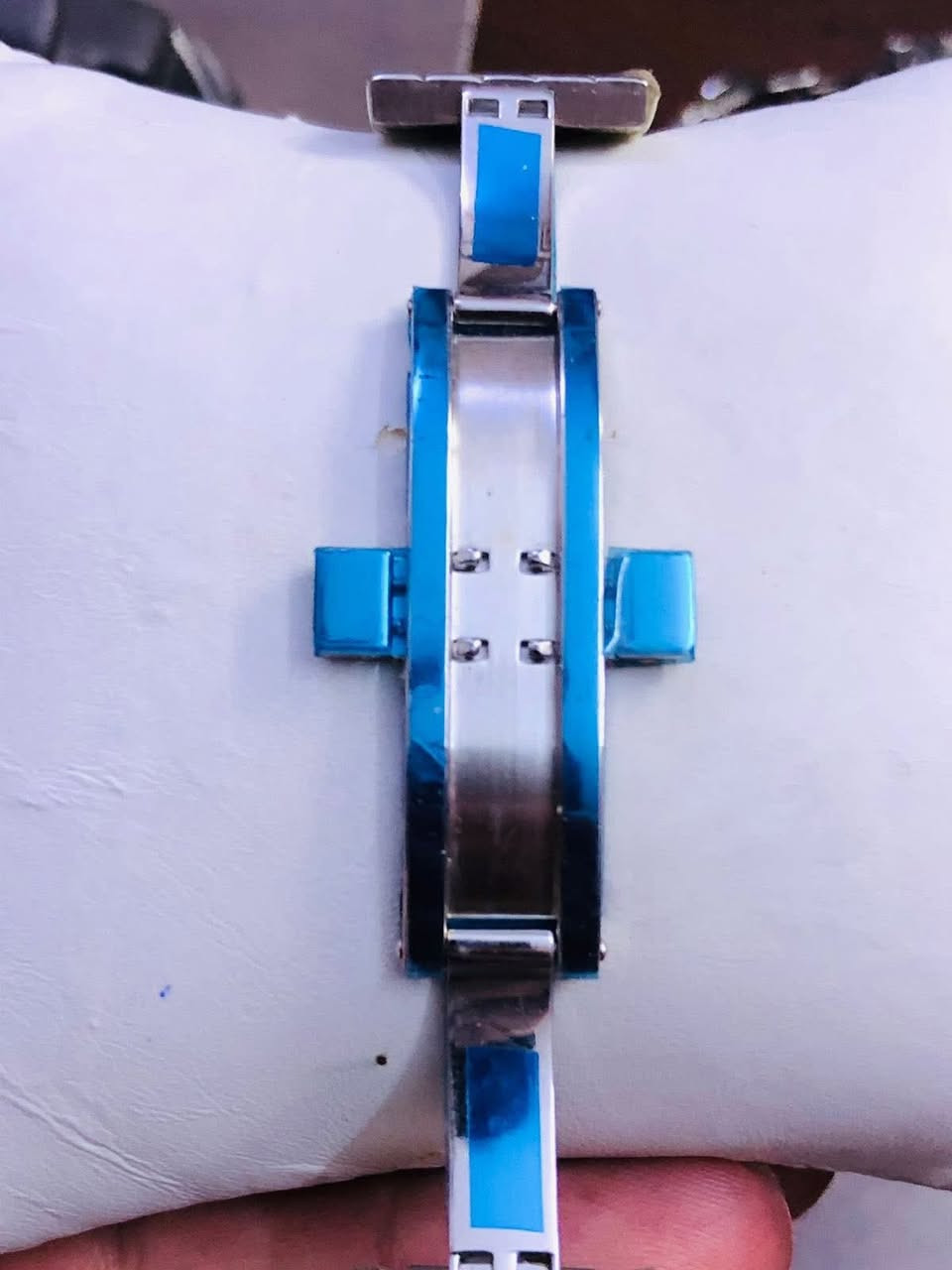 ساعة كولبر جنيف ( KOLBER )نسائي   
سويسري اصلي طلاء ذهب  
جام زفير / شهري قفل فراشه 
مينه 3D لوك غير مستعملة        
السعر ١٤٠  الف 
للاتصال ***********
