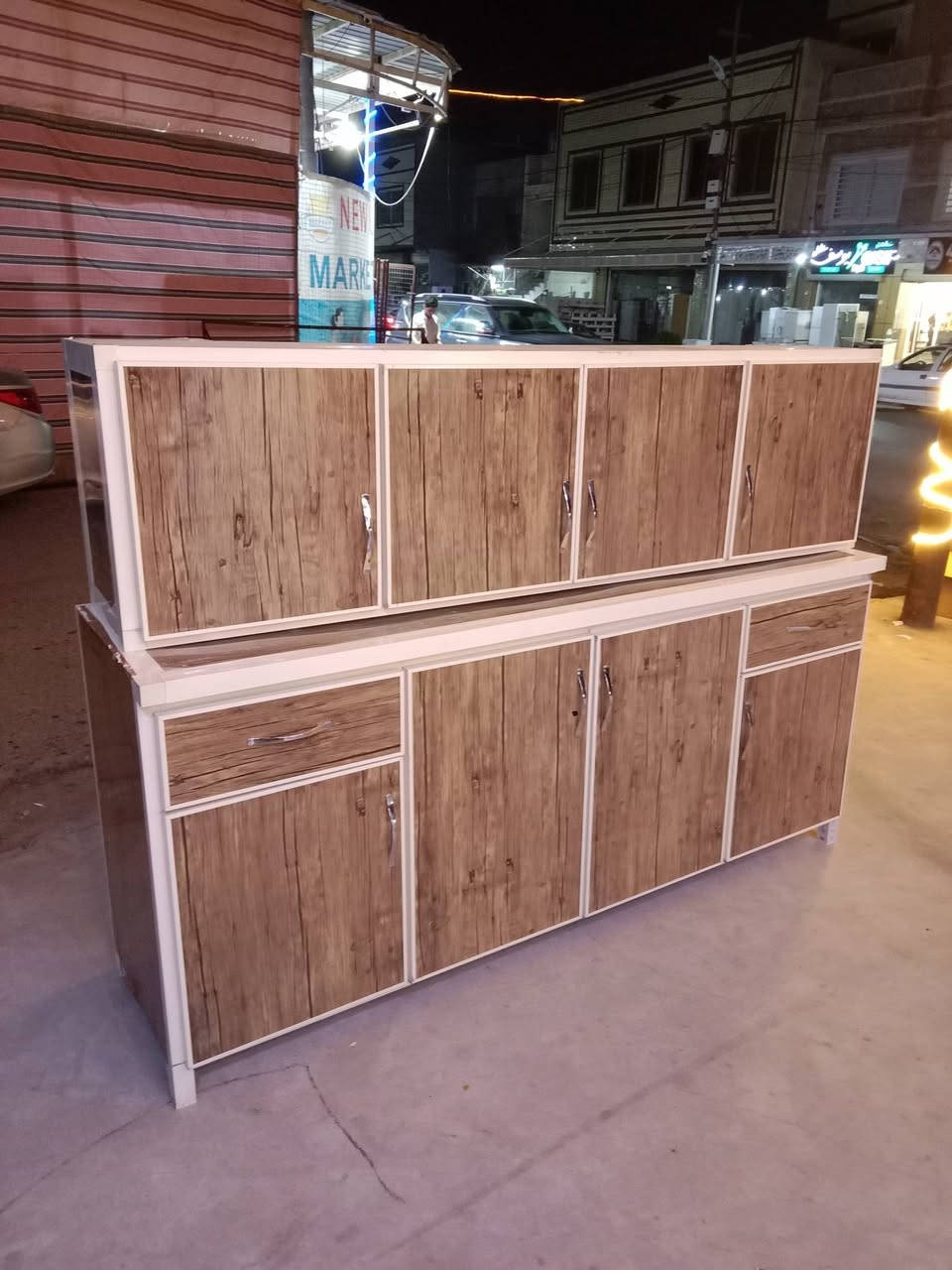 كاونتر للبيع اخو صفر سعر 300 للتواصل *********** طول سنك مترتين ولكاونتر مترتين ولفوك مترتين
