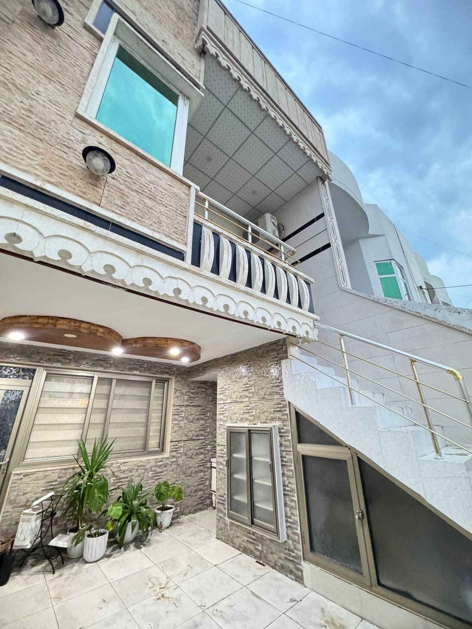 🔹شركة  #ViewVilla  للعقارات 
🔸لدينا عروض تناسبك_رابط القناة بأول تعليق(للعقارات المعروضة داخل أربيل)

للتواصل 📞:***********

➖منزل للإيجار _أربيل هڤالان _قرب سوق المنارة
➖مساحة 100 متر مقابل حديقة وگراج
➖يتكون من 3 غرف نوم _واستقبال بالطابق الثاني
