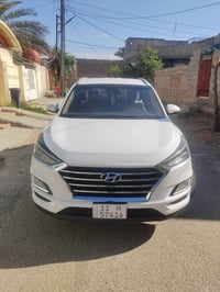 توسان موديل 2020 ماشيه ٧٣ خليجي السياره بيه فقط بارد عله كد شبر وبيه ش...