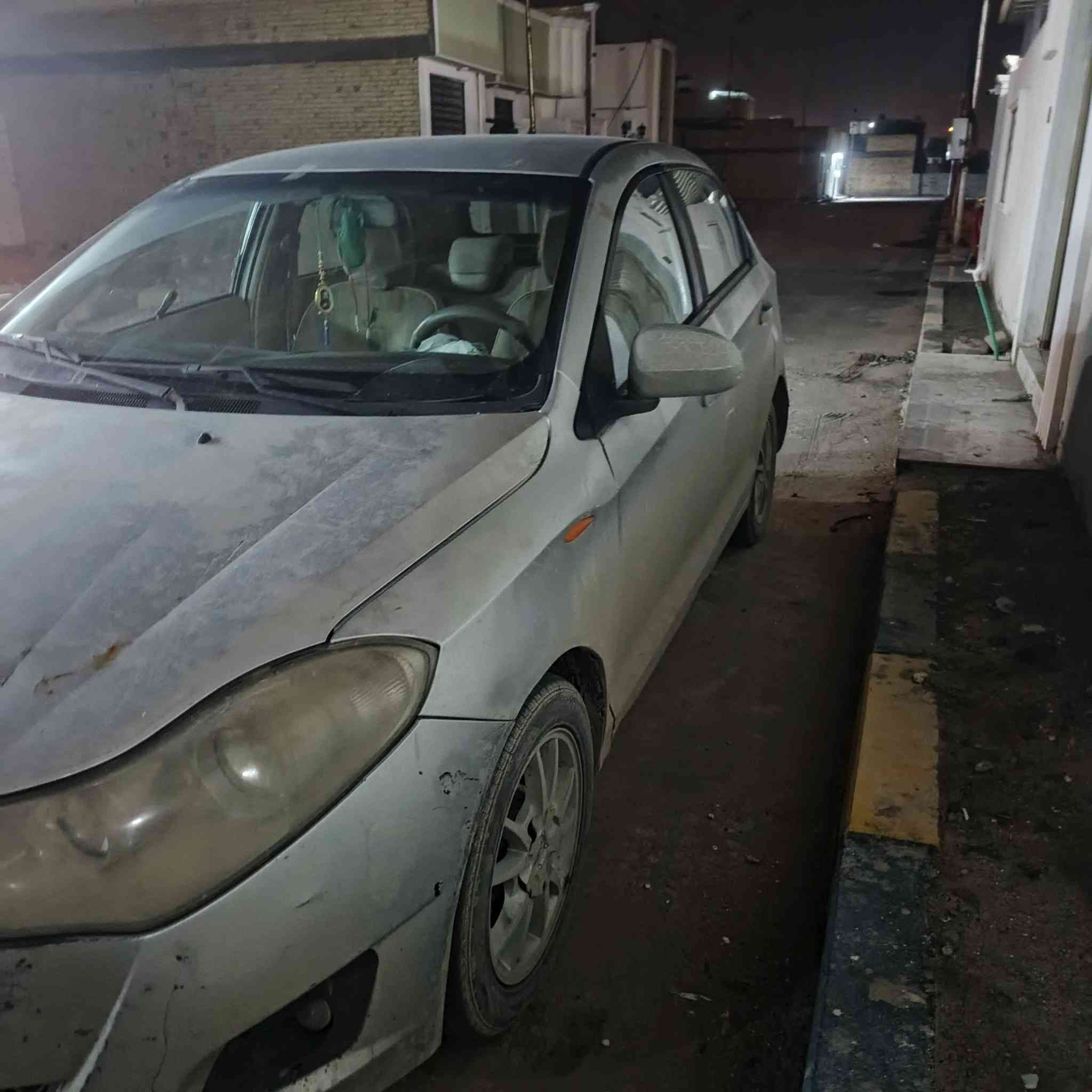 السلام عليكم فلاوين ١٣ كفاله عامه بيها مكانات تصليح بسيطة رقم نكليزي بسمي قادسية كير ومحرك مشروطات تبريد ثلج  حدادية تخم تاير باتري  عوزها نواقص بسيطة كلش مكانها نجف سنوية لل٢٨ السعر ٣٢وبيها مجال بسيط كلش ***********
