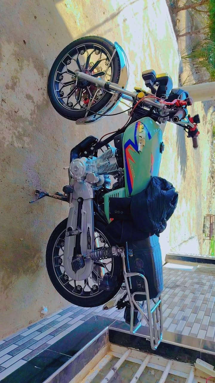 يا الله سلام عليكم دراجة سيفان البيع موديل ٢٤ مكفوله كفاله عامه دراجه جديده وما متعوبه دراجه حلوه كهربايات كله شقال بشرط انضف من الصور بصمات شقاله عن بعد كهربايات كله شقال دراجه خير من الله ما ماشيه هواي دراجه انظف من الصور السعر ٧٠٠ وبيه مجال شراي اتصل وبيك خير وتدلل ***********
