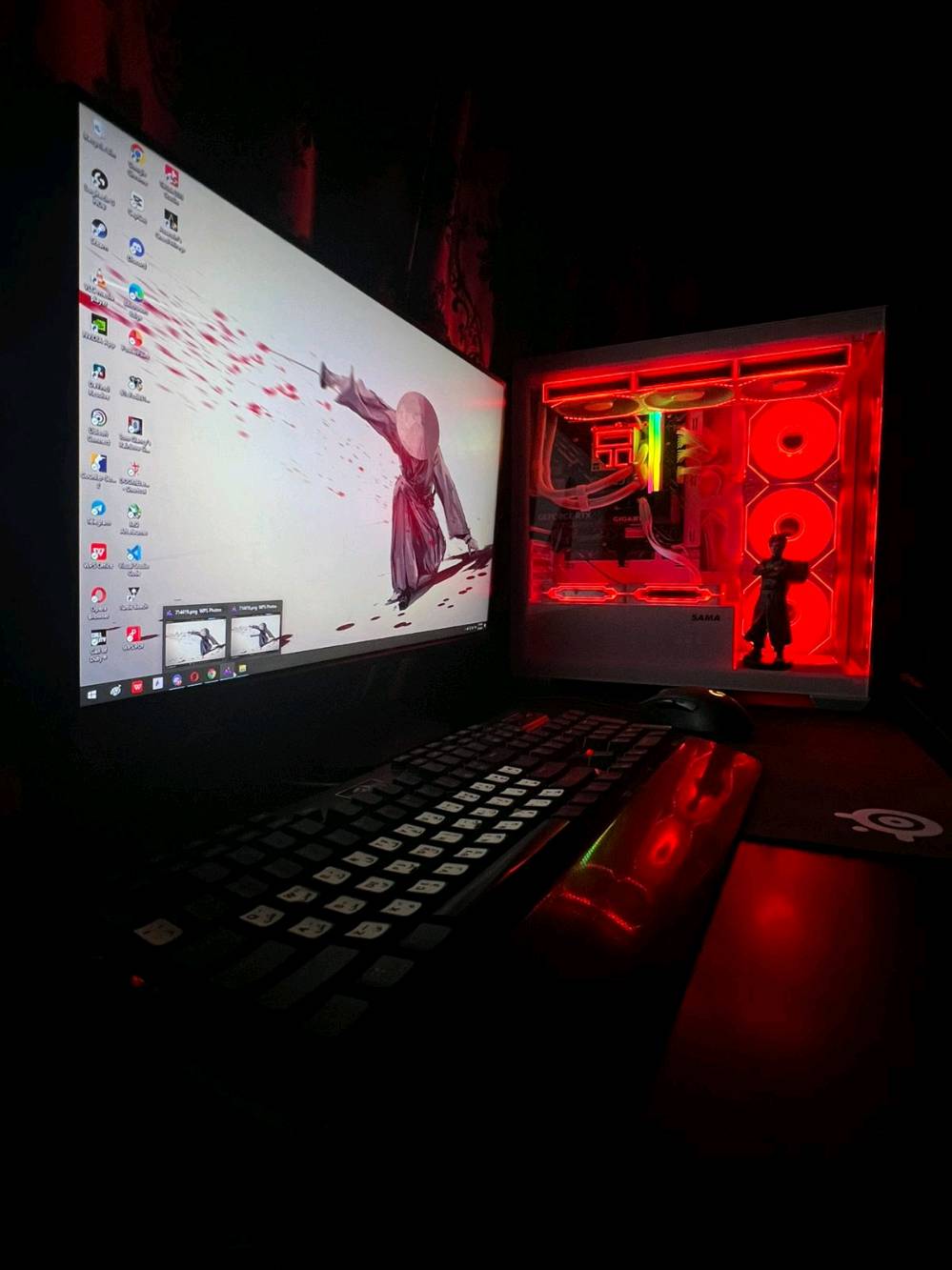 هاي تجميعتي للبيع ، سعرها  1٫500٫000 الكلي وي باقي غراض 
I5 14400f

Mb h610 asus mk

Ram 2x8 16 3200 t-force whit

مبرد مائي frozen infinity 360 white

Rtx 4060 ti gigabyte black

Ssd 250

M. 2 1000 g

Power supply segotep 850 w gold 

Case sama 9 fan full rgp

Windows 11 pro activation

 ------

شاشة Gigabyte 

25 in 

200 Hz 

FHD 1920×1080 

1IPS 

-------

كيبورد ريد دراكون كذلك وماوس لوجتك 403 كلش نضيفات 

،، وهم عندي يو بي اس 2000 ma  توني مبدل بطاريات ب 50 الف شرط يشغل شاشة والحاسبة 40 دقيقة تفحص وتاخذ 

------

اما بالنسبة للتجميعة الله شاهد حيل نظيفة واستخدام كلش قليل صار 6 أشهر تاركها وكل كارتونات موجودات ،،، 

مكاني ، ميسان / العمارة 

وهذا رقمي *********** 

اما بالنسبة لطريقة البيع افضل وجهة لوجهة وتفحص وتاخذ لان سالفة توصيل ما احب اشكاليتها