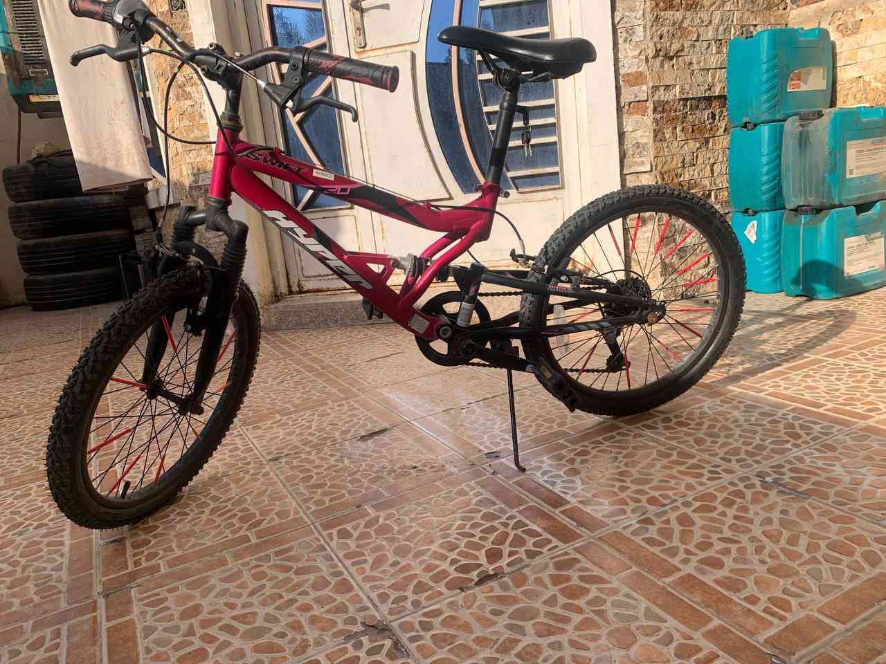 البايسكل للبيع المواصفات:
تايرات زوج جديد و كير سبع نمر و سرج ياباني اصلي و دبل المنيوم اصلي كلش قوي و البايسكل لونه احمر عله ماروني + السعر 90 الف دينار و بي مجال


**إذا كنت صاحب هذا الإعلان وتريد حذفه لأي سبب، رجاءا أرسل رسالة إلى الدعم الفني**