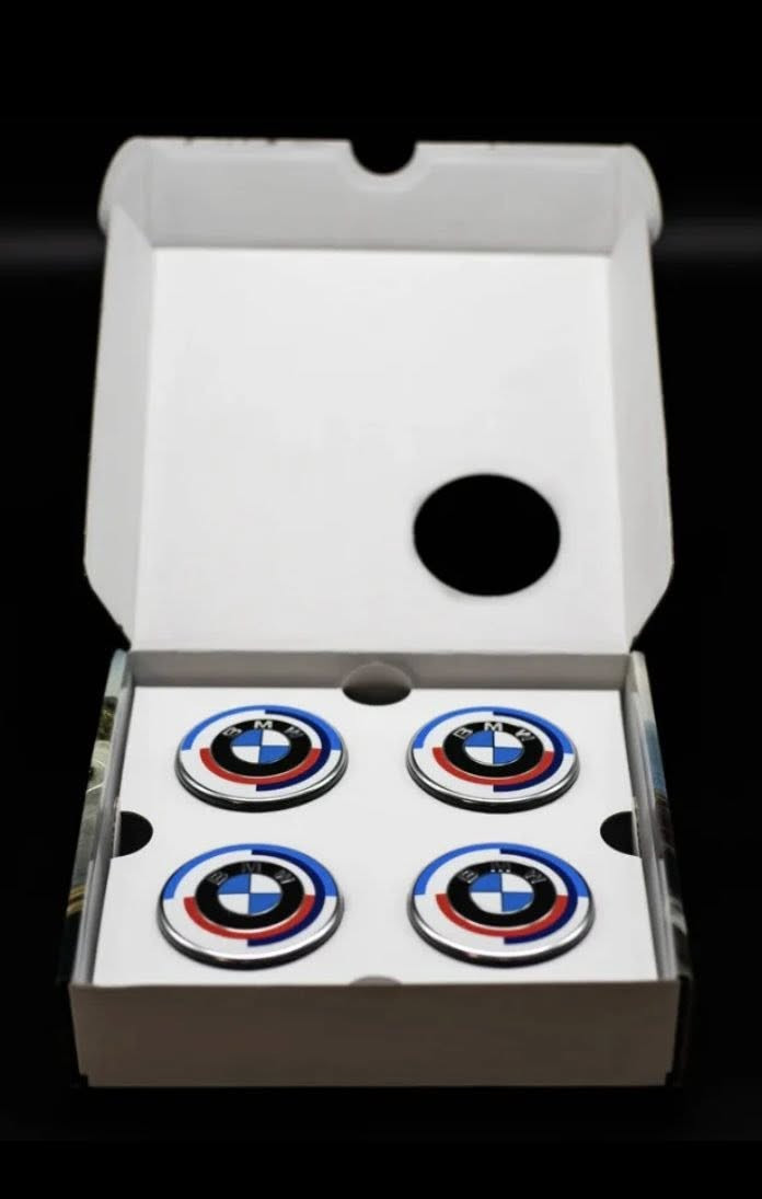 السلام عليكم قطعه مميزه من شركه BMW أصليه وليست تجاريه علامه متحركه تخم كامل ٤ قطع 150$ وبيها مجال للتواصل 
***********
