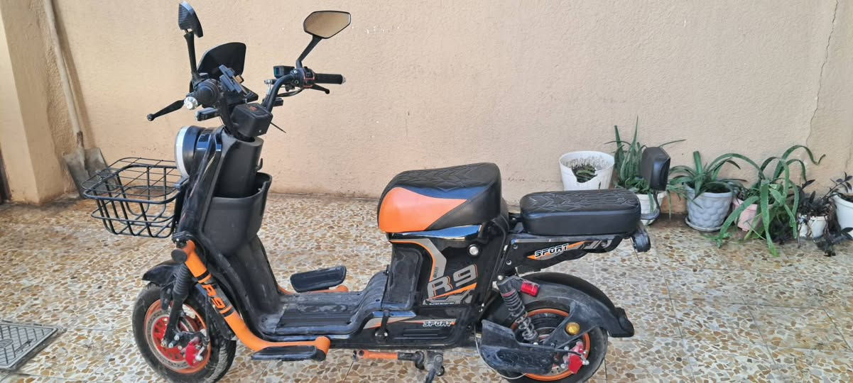 السلام عليكم
ماطور شحن نوعية R9 للبيع او المراوس بماطور بزونة 

🔴فول مواصفات

 🔴خمس بطاريات

🔴تشغيل عن بعد

🔴تشغيل نظام الكارت

🔴تشغيل سويج
🔴نظام بك R

🔴لايت زينون عالي وناصي

🔴بي مسجل بلوتوث

🔴ستاند موبايل

🔴الماطور بي 4 سرعات 

🔴سرعتو 99 والحقيقية 70

🔴ضد المي

الماطور ينقصو فقط بطاريات 

السعر 375 وبي مجال

المكان موصل حي سومر

للأستفسار ***********
