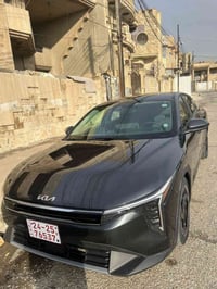 للبيع كيا K4 ضررها خلفي بدون داخل بجم كبس رقم الشاصي مرفق مع المنشور ل...