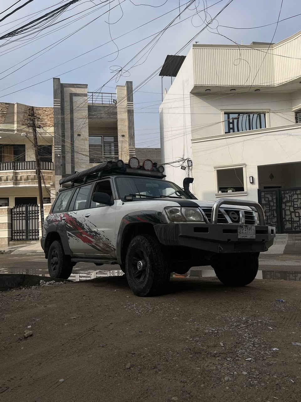 نيسان باترول/٤٥٠٠ كير عادي سفاري ثلاث قطع تبريد.
موديل ٢٠٠٠ مكينة وكير مكفولات  عليه وشم غزال دعامية ARB  عليه منضومة غاز LPG.
سيارة محدثة سيارة حلوه ونظيفة.
العنوان بغداد الصليخ 
لاستفسار على رقم ***********
