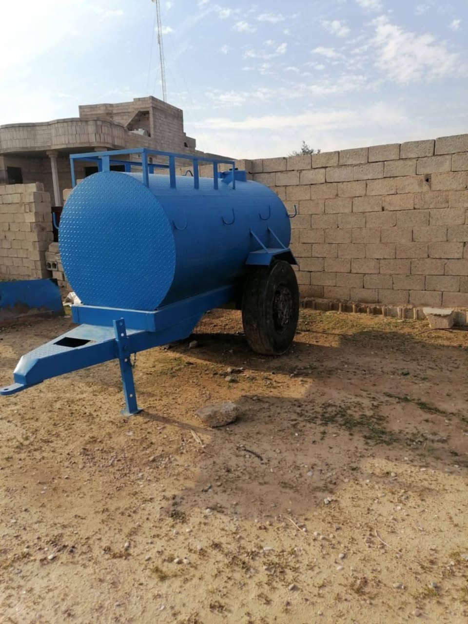 تنكر للبيع في قرية وادي جديد واني مكلف بل النشر فقط الاتصال على الرقم ***********
