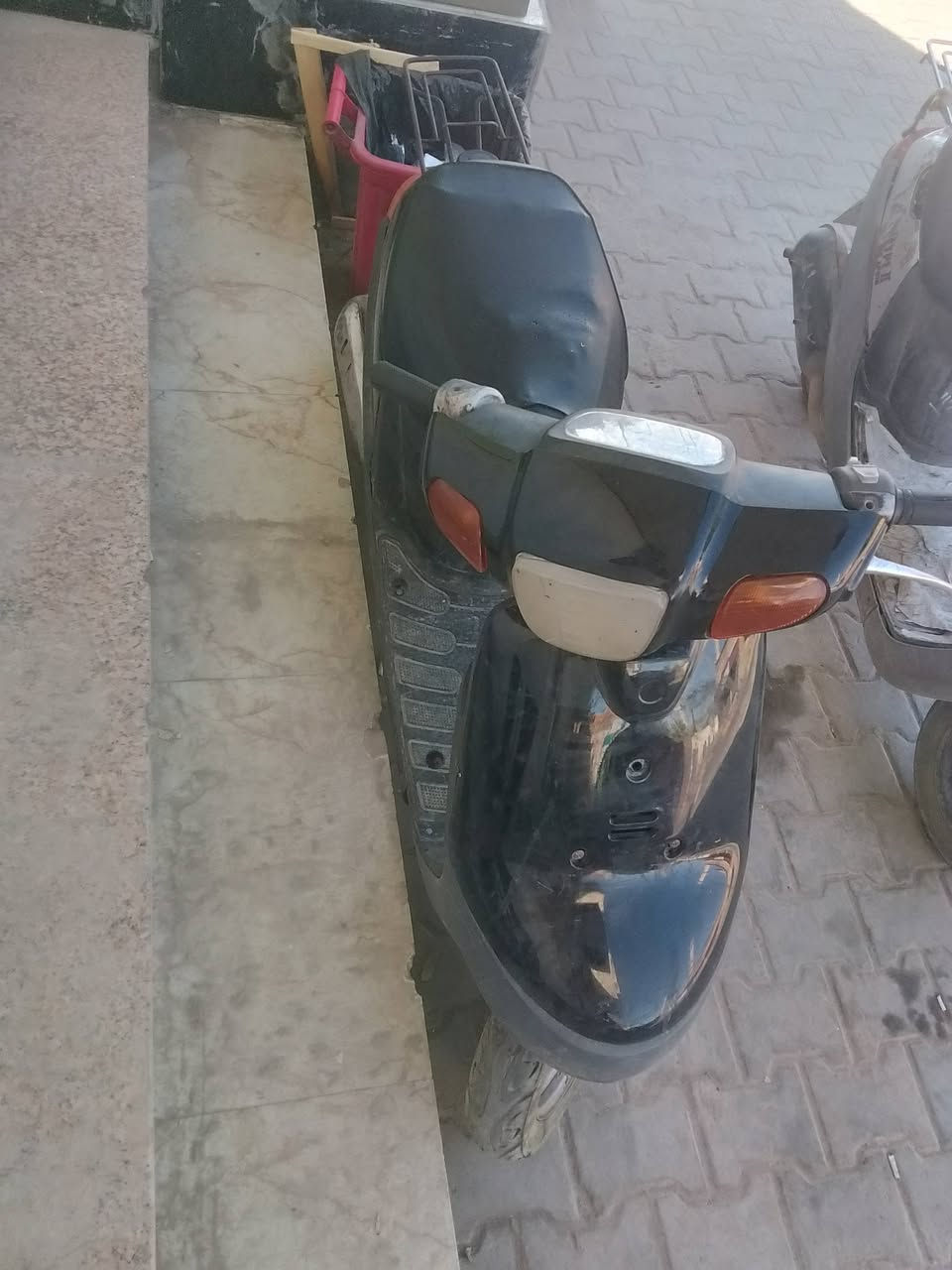 دراجه للبيع بصره ابو الخصيب قرب السوق  السعر ١٩٠ وبيها مجال الرقم *********** فقط واتساب
