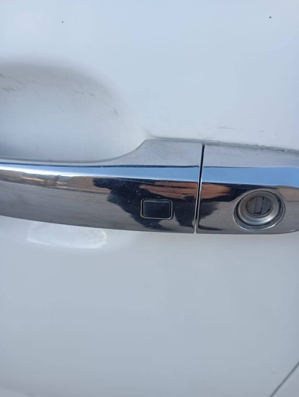 السلام عليكم سورنتو للبيع موديل 2013 سياره مو صبغ عام بس اني انتطي صبغ عام سياره 4سلندر بصمه شاشه السعر135$ ***********،/***********
