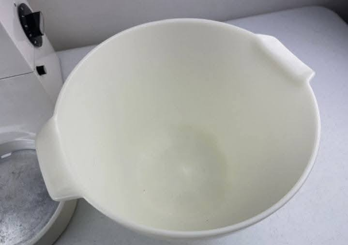 عجانه مع خلاط ماركه كينوود KENWOOD الصنع بريطانيا  ثماني سرعات صناعه  جدا جدا جدا راقيه مع وجود فتحه للتشحيم الدشالي الجهاز باله جاي من بريطانيا السعر والتفاصيل على الخاص


**إذا كنت صاحب هذا الإعلان وتريد حذفه لأي سبب، رجاءا أرسل رسالة إلى الدعم الفني**