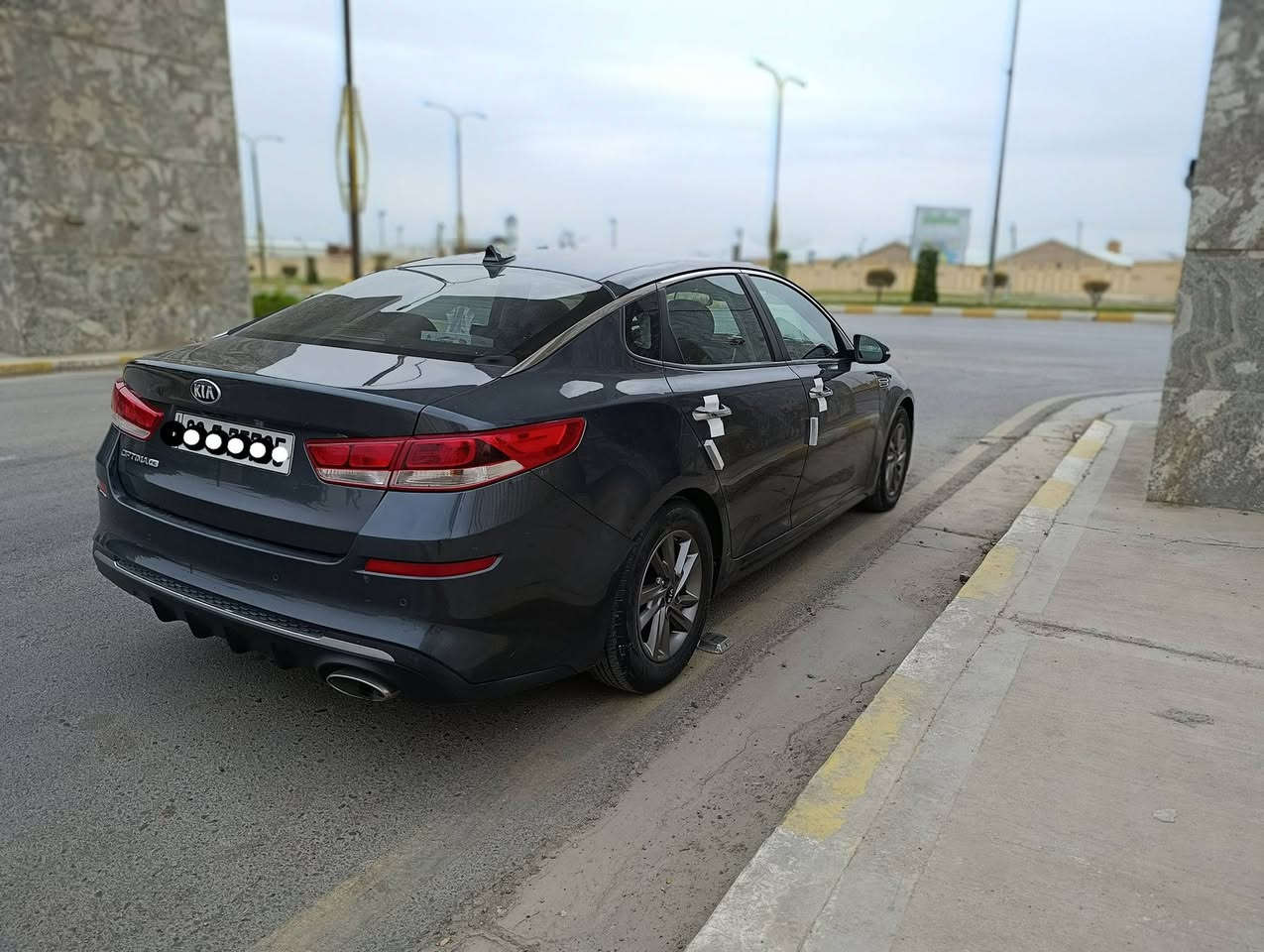 اوبتما 2020 أمريكي فئه FE
السيارة كلش نظيفه واي نقص مابيها  
 بيها قطعتين بنيد وجاملغ مبدل بلادي 
صدر خلفي امامي جديد 
تبريد تدفئه شغال
كهربائيات كلها شغاله 
محرك  4 سلندر 2400 GDI ماشية117ميل وقابل للزيادة 
مواصفات FE رادار حساسات تحكمات 
مثبت سرعة مانع اصطدام 
3 وضعيات قيادة  سبورت. ايكو. عادي 
ارقام اربيل جديد سنويه 27
 بسمي شرط التحويل بدون وكاله 
مكان السيارة الانبار. فلوجه 
السعر 150 ورقه وبيها مجال 

 ***********
***********
