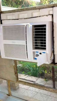 مكيف 2 طن • مستخدم قليل • نظيف