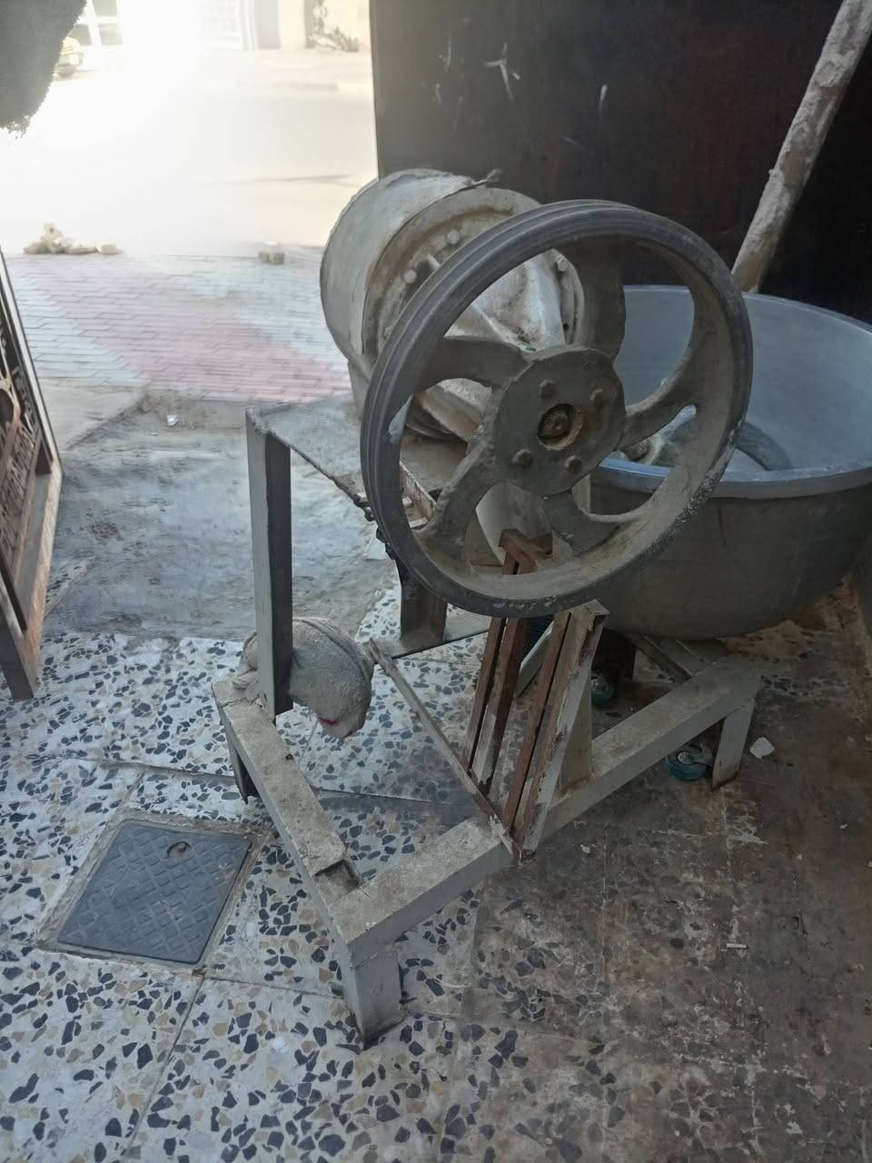 السلام عليكم عجلة البيع عجلة كمل هذي مطورين سعر 450بامجال . ***********
